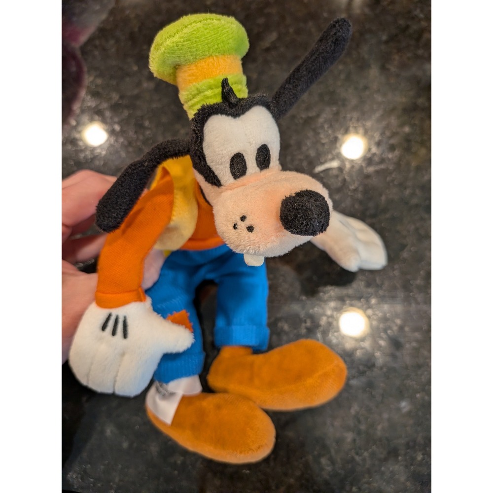Disney Store Goofy Plush Toy Authentic Sensational‎ Six Stuffed Animal